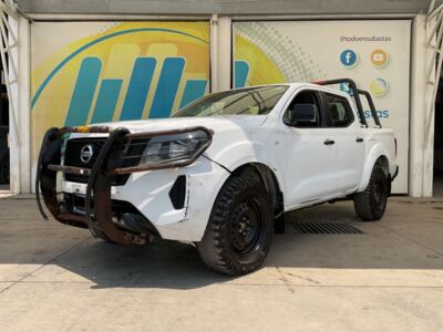 Nissan NP300 Frontier 2021 4p Diesel L4/2.5/T 4X4 Man Línea Nueva