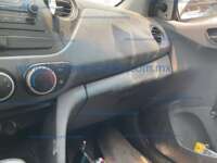 Hyundai Grand i10 2015  2015 Hyundai Grand i10 Ingreso Interiores 11