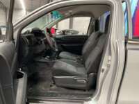 Toyota Hilux 2019 2p Cabina Sencilla L4/2.7 Man 2019 Toyota Hilux Venta Interiores 12