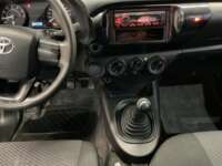 Toyota Hilux 2019 2p Cabina Sencilla L4/2.7 Man 2019 Toyota Hilux Venta Interiores 4