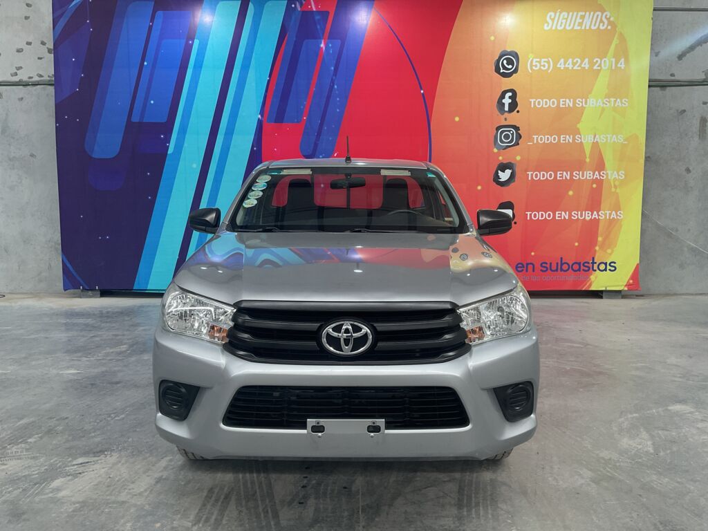 Toyota Hilux 2019 2p Cabina Sencilla L4/2.7 Man 2019 Toyota Hilux Venta Exteriores 2