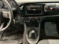 Toyota Hilux 2019 2p Cabina Sencilla L4/2.7 Man 2019 Toyota Hilux Venta Interiores 4
