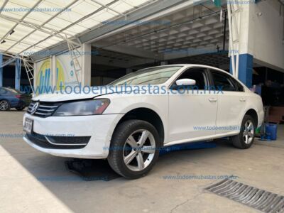 Volkswagen Passat 2015 4p Comfortline L5/2.5 Tiptronic   
