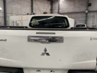 Mitsubishi L200 2022 4p GLX Doble L4/2.4/T Diesel Man 4x4 2022 Mitsubishi L200 Venta Cajuela 1