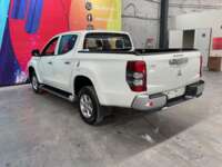 Mitsubishi L200 2022 4p GLX Doble L4/2.4/T Diesel Man 4x4 2022 Mitsubishi L200 Venta Exteriores 5