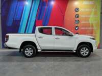 Mitsubishi L200 2022 4p GLX Doble L4/2.4/T Diesel Man 4x4 2022 Mitsubishi L200 Venta Exteriores 8