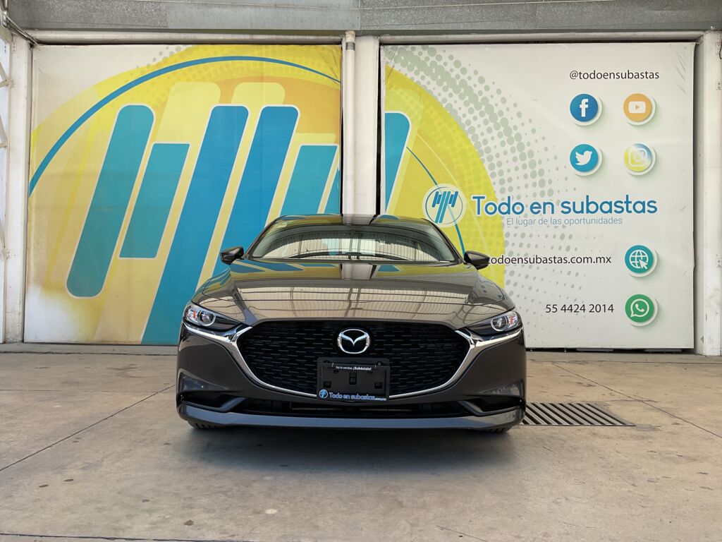 Mazda 3 2019 4p Sedán i L4/2.5 Skyactiv-Drive 2019 Mazda 3 Venta Exteriores 2