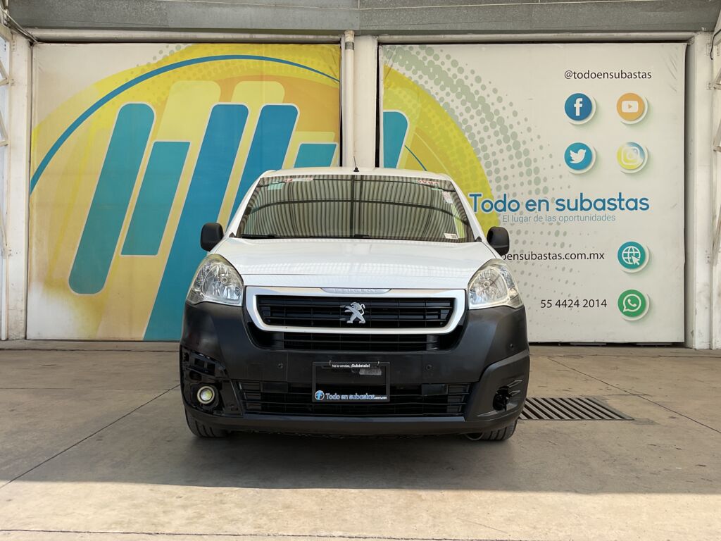 Peugeot Partner 2019 5p L4/1.6/T Diesel Man       2019 Peugeot Partner Venta Exteriores 2