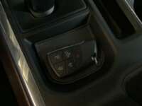 Chevrolet Cheyenne 2023 High Country, V8, 6.2L, Doble Cabina, Aut  2023 Chevrolet Cheyenne Venta Interiores 8