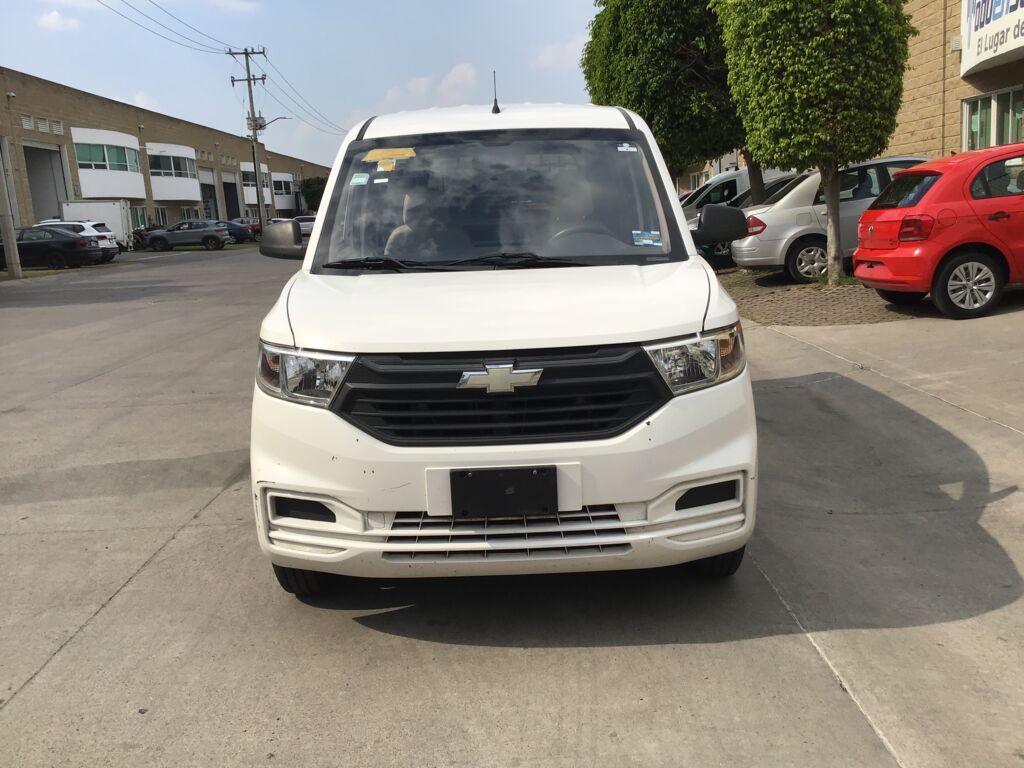 Chevrolet Tornado 2022 5p Van LS L4/1.5 Man 2022 Chevrolet Tornado Venta Exteriores 2