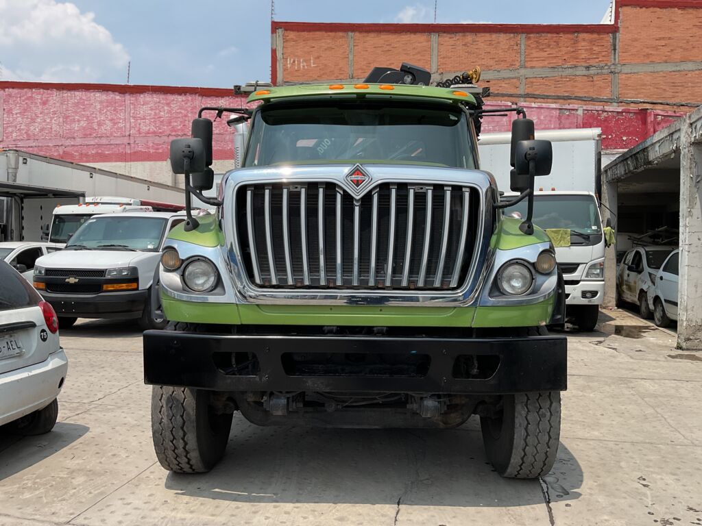International 7600 SBA 6X4 Cummins- ISM-420 SBA 6X4 International 7600 Venta Exteriores 2