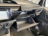 Toyota Hilux 2017 2p Cabina Sencilla L4/2.7 Man 2017 Toyota Hilux Venta Interiores 12