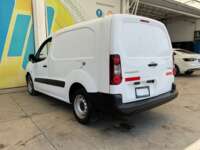 Peugeot Partner 2019 5p L4/1.6/T Diesel Man       2019 Peugeot Partner Venta Exteriores 7