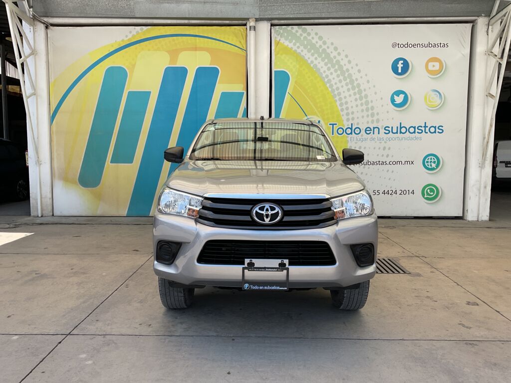 Toyota Hilux 2019 4p Doble Cabina Base L4/2.7 Man  2019 Toyota Hilux Venta Exteriores 2