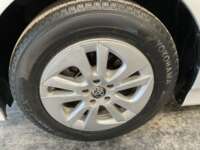 Toyota Prius 2017 5p Base Hibrido L4/1.8 Aut 2017 Toyota Prius Venta Llantas 1