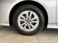 Toyota Prius 2017 5p Base Híbrido L4/1.8 Aut  2017 Toyota Prius Venta Llantas 1