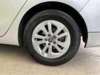 Toyota Prius 2017 5p Base Híbrido L4/1.8 Aut  2017 Toyota Prius Venta Llantas 4