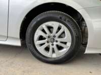 Toyota Prius 2017 5p Base Híbrido L4/1.8 Aut  2017 Toyota Prius Venta Llantas 10