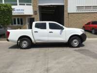 Nissan NP300 Doble Cabina 2020 4p SE L4/2.5 Man A/A Paq. Seg 2020 Nissan NP300 Doble Cabina Venta Exteriores 4