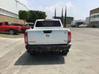 Nissan NP300 Doble Cabina 2020 4p SE L4/2.5 Man A/A Paq. Seg 2020 Nissan NP300 Doble Cabina Venta Exteriores 6
