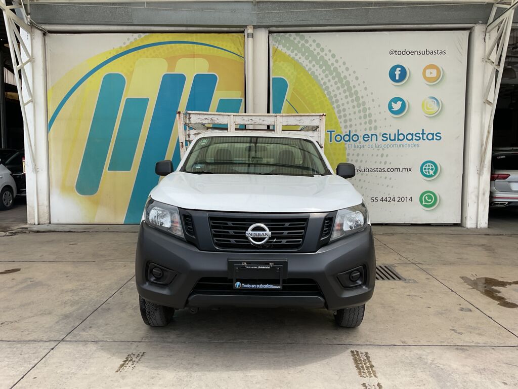 Nissan NP300 Estacas 2020 2p L4/2.5 Man 2020 Nissan NP300 Estacas Venta Exteriores 2
