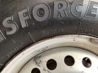 Nissan NP300 Estacas 2020 2p L4/2.5 Man 2020 Nissan NP300 Estacas Venta Llantas 2