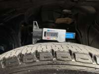 Nissan NP300 Estacas 2020 2p L4/2.5 Man 2020 Nissan NP300 Estacas Venta Llantas 3