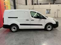 Peugeot Partner 2019 5p L4/1.6/T Diesel Man       2019 Peugeot Partner Venta Exteriores 4