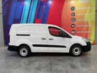 Peugeot Partner 2019 5p L4/1.6/T Diesel Man       2019 Peugeot Partner Venta Exteriores 8