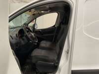 Peugeot Partner 2019 5p L4/1.6/T Diesel Man       2019 Peugeot Partner Venta Interiores 13