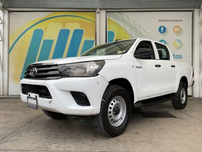 Toyota Hilux 2022 4p Doble Cabina Base L4/2.7 Man