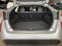 Toyota Prius 2017 5p Base Híbrido L4/1.8 Aut  2017 Toyota Prius Venta Cajuela 1