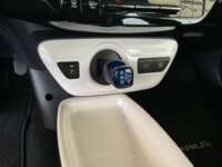 Toyota Prius 2017 5p Base Híbrido L4/1.8 Aut  2017 Toyota Prius Venta Interiores 12