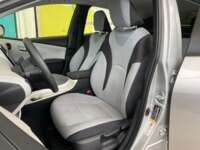 Toyota Prius 2017 5p Base Híbrido L4/1.8 Aut  2017 Toyota Prius Venta Interiores 21