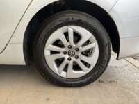 Toyota Prius 2017 5p Base Híbrido L4/1.8 Aut  2017 Toyota Prius Venta Llantas 4