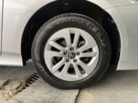 Toyota Prius 2017 5p Base Híbrido L4/1.8 Aut  2017 Toyota Prius Venta Llantas 10