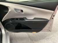 Toyota Prius 2017 5p Base Hibrido L4/1.8 Aut 2017 Toyota Prius Venta Interiores 17