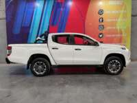 Mitsubishi L200 2023 4p GLS Doble Cabina L4/2.5/T Diesel Aut 4X4 2023 Mitsubishi L200 Venta Exteriores 8