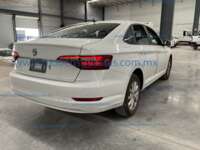Volkswagen Jetta 2020 4p Trendline L4/1.4/T Aut IMG_7003