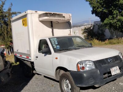 Nissan NP300 Chasis Cabina 2014 L4/2.5 Man D/H Versión especial