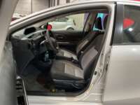 Toyota Prius 2019 5p C Hibrido L4/1.5/Aut 2019 Toyota Prius Venta Interiores 16