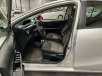 Toyota Prius 2019 5p Base CVT 2019 Toyota Prius Venta Interiores 16