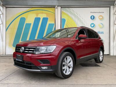 Volkswagen Tiguan 2021 5p Comfortline L4/1.4/T DSG Piel  