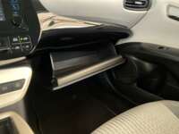 Toyota Prius 2017 5p Base Hibrido L4/1.8 Aut 2017 Toyota Prius Venta Interiores 19