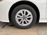 Toyota Prius 2017 5p Base Hibrido L4/1.8 Aut 2017 Toyota Prius Venta Llantas 1