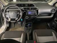 Toyota Prius 2018 5p C Híbrido L4/1.5 Aut 2018 Toyota Prius Venta Interiores 4