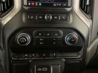 Chevrolet Silverado 2023 4p Doble Cabina Custom V8/5.3 Aut 4X4 2023 Chevrolet Silverado Venta Interiores 9