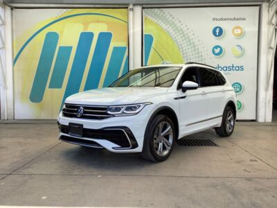 Volkswagen Tiguan 2024 5p R-Line L4/1.4/T DSG
