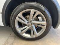 Volkswagen Tiguan 2024 5p R-Line L4/1.4/T DSG 2024 Volkswagen Tiguan Venta Llantas 4
