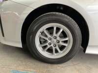 Toyota Prius 2019 5p Base CVT 2019 Toyota Prius Venta Llantas 1